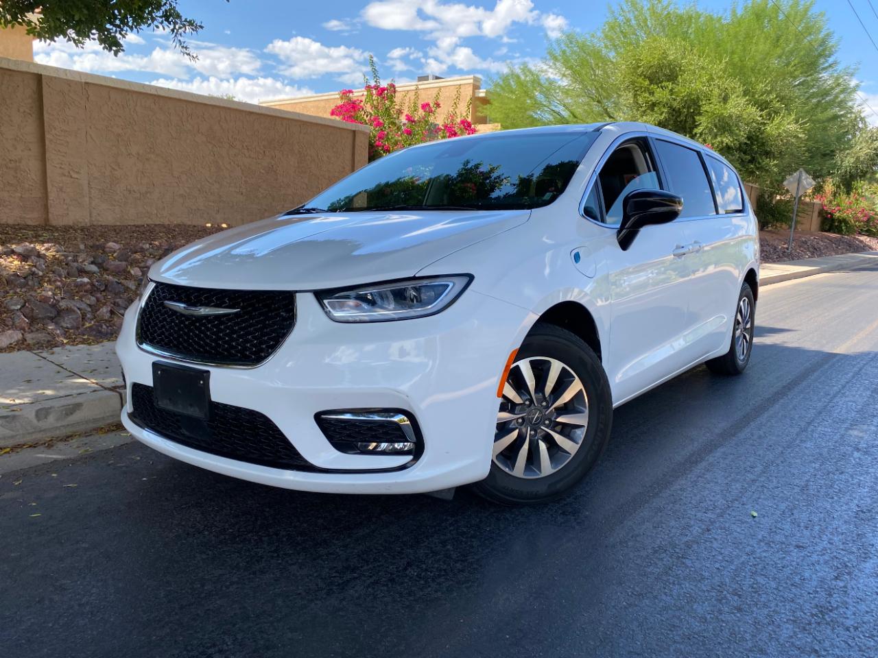 Chrysler Pacifica Hybrid Select 2024