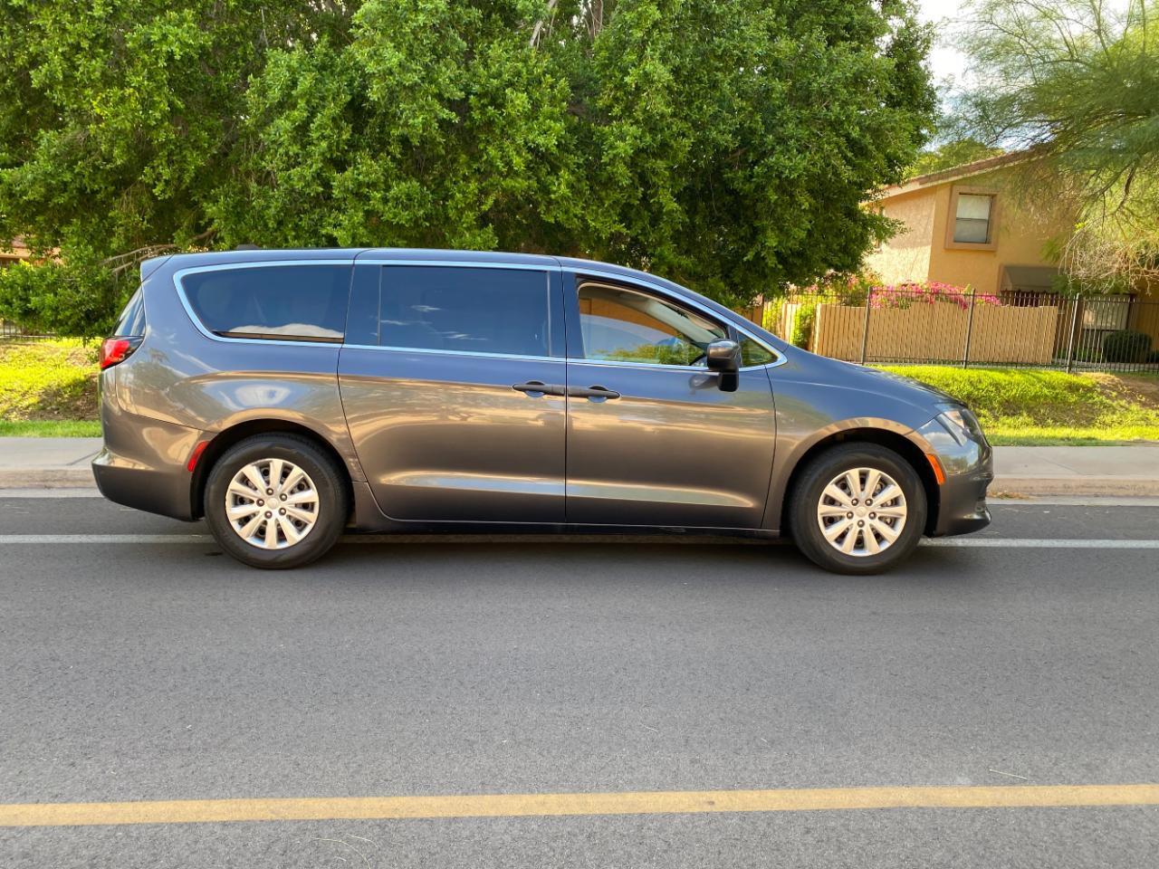 Chrysler Voyager L FWD 2021