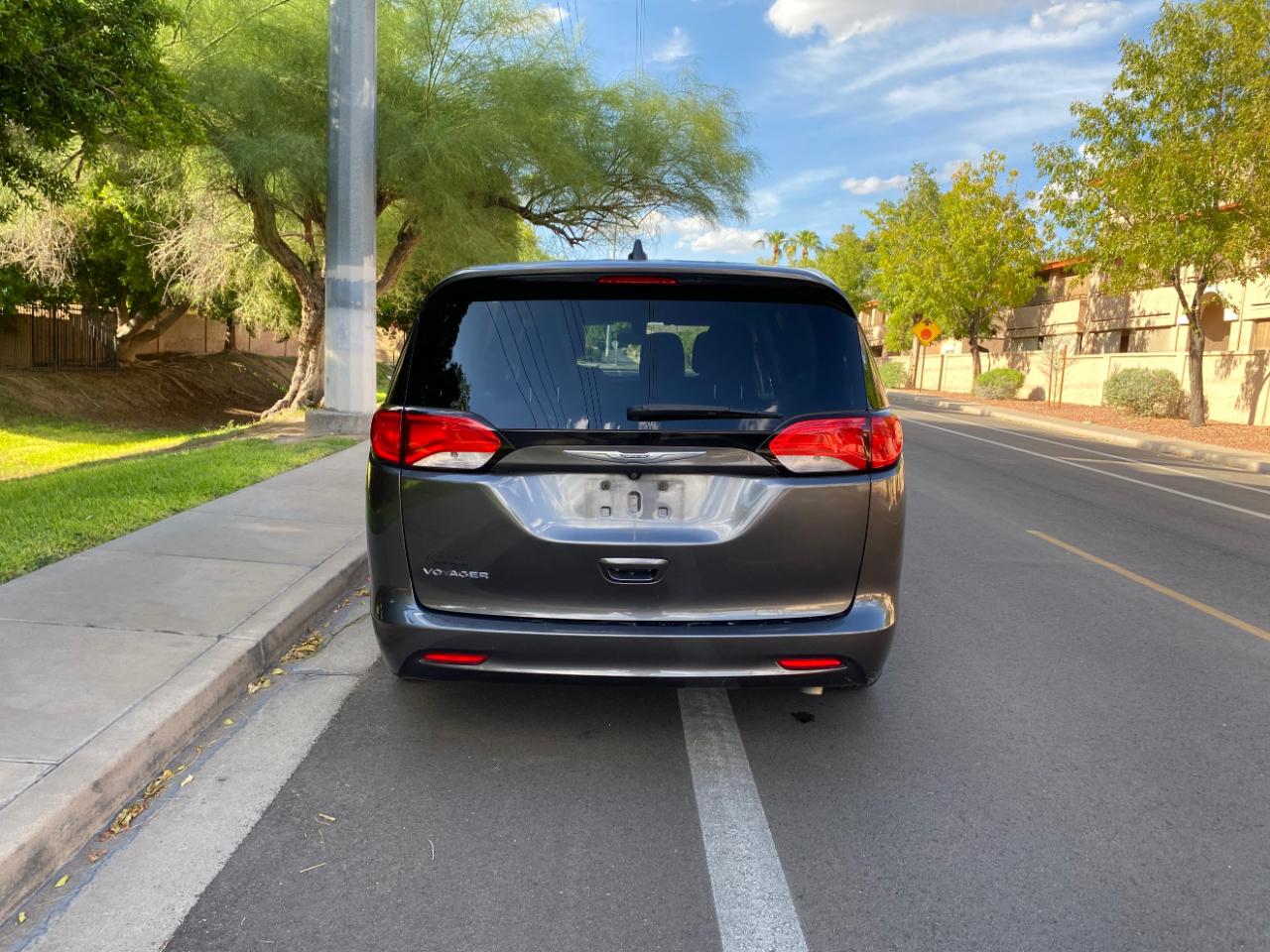 Chrysler Voyager L FWD 2021