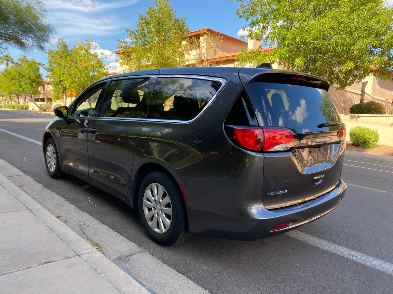 Chrysler Voyager L FWD 2021
