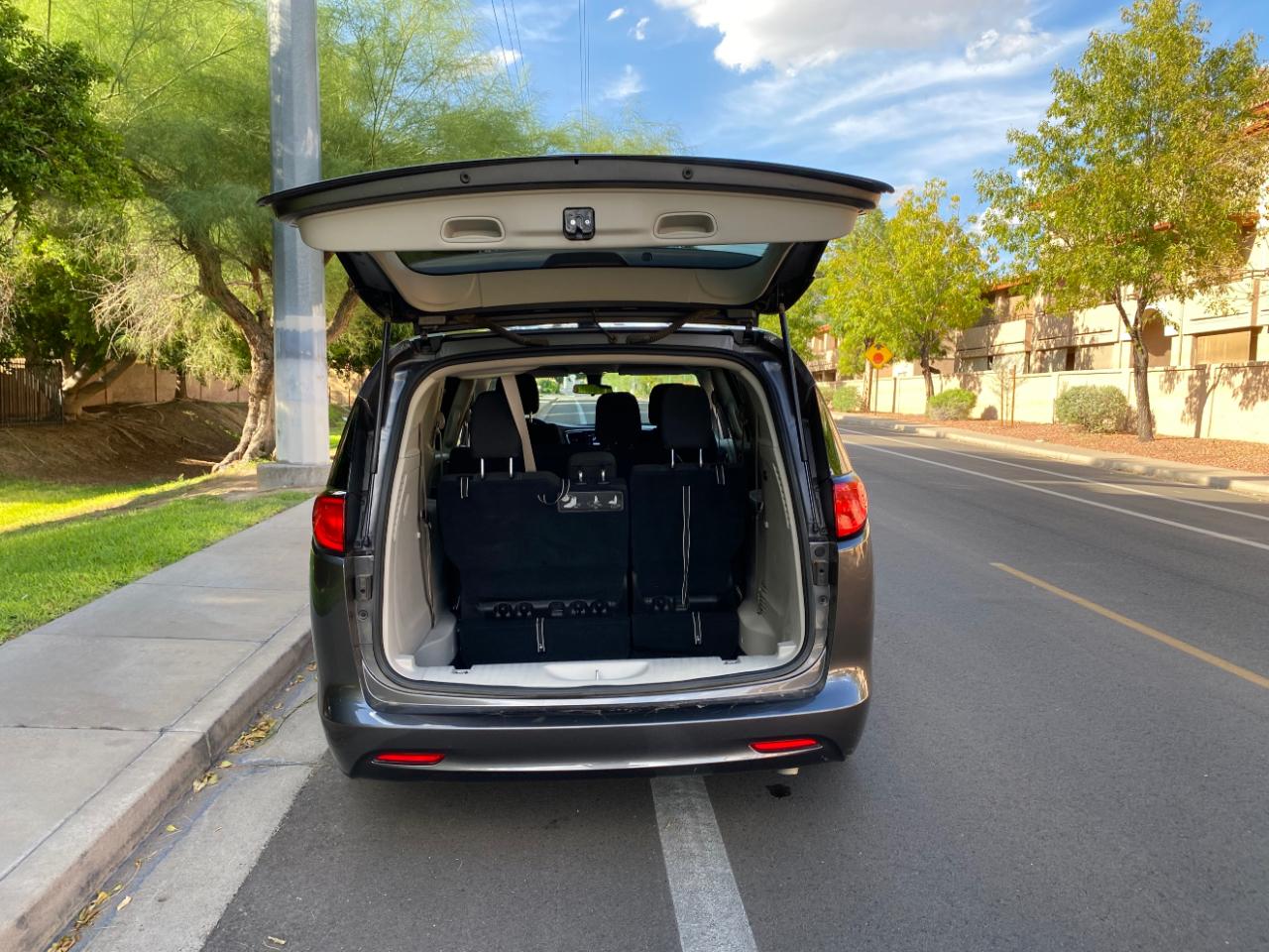 Chrysler Voyager L FWD 2021