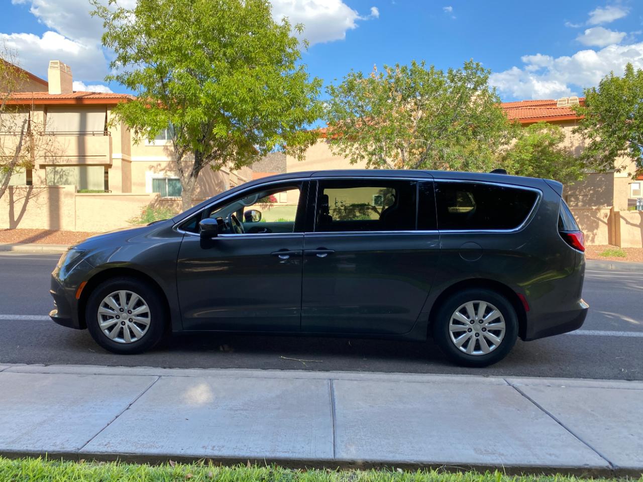 Chrysler Voyager L FWD 2021