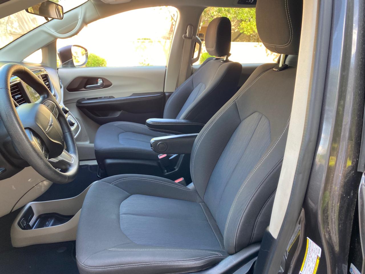 Chrysler Voyager L FWD 2021