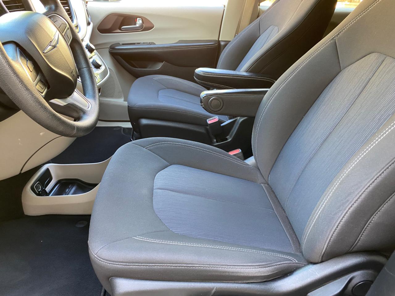 Chrysler Voyager L FWD 2021