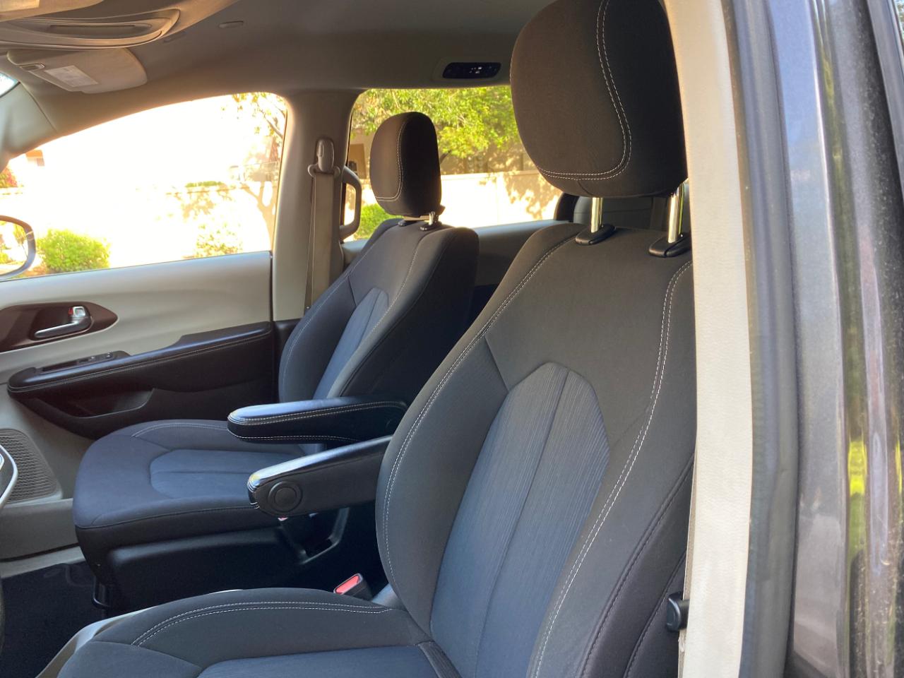 Chrysler Voyager L FWD 2021