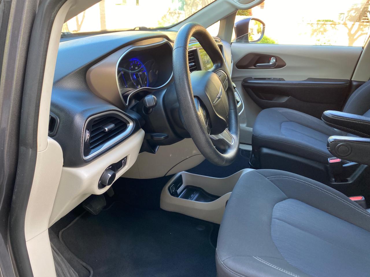 Chrysler Voyager L FWD 2021