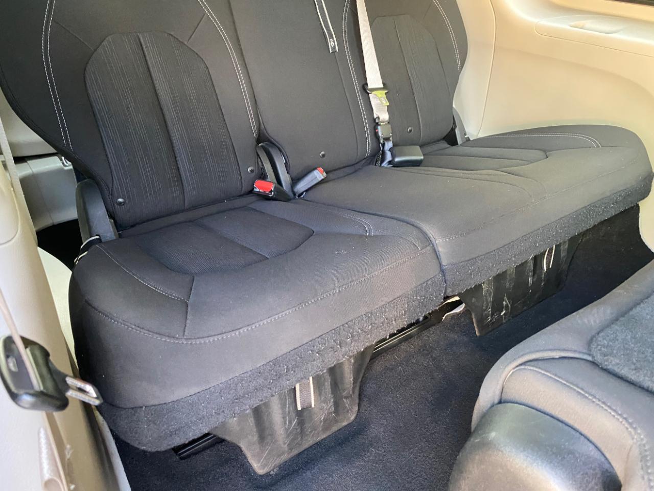 Chrysler Voyager L FWD 2021