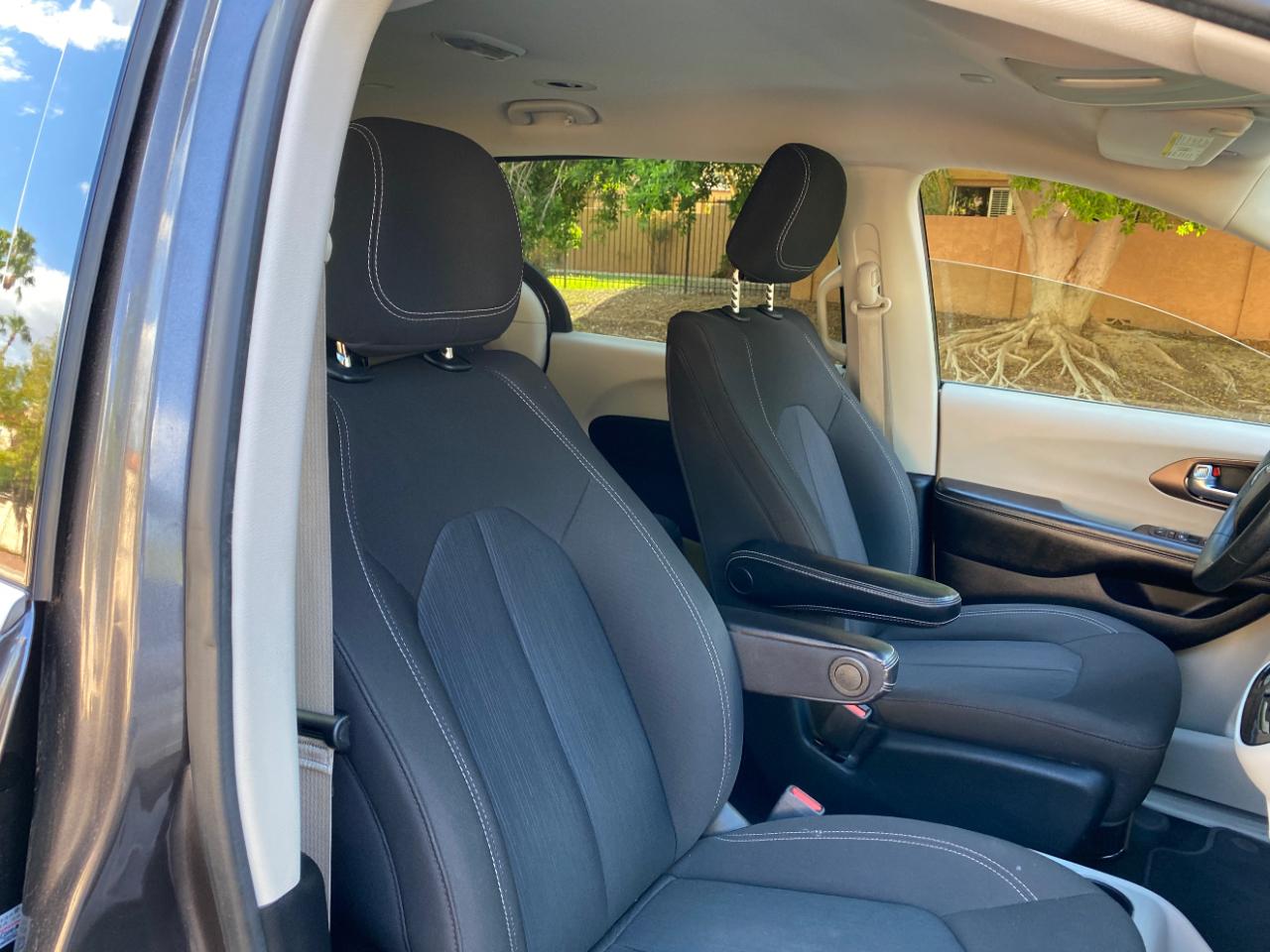 Chrysler Voyager L FWD 2021
