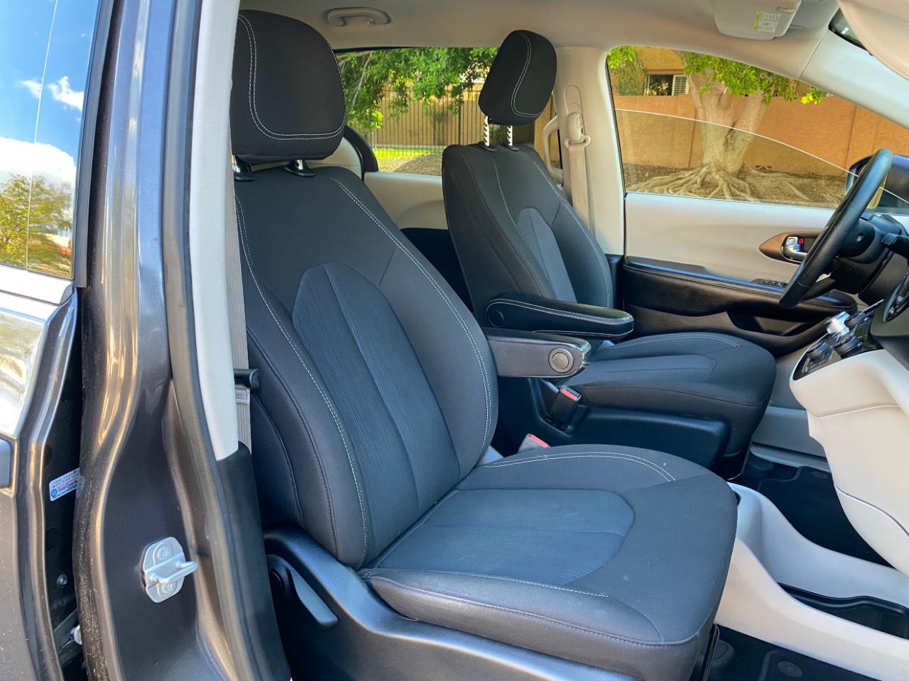 Chrysler Voyager L FWD 2021