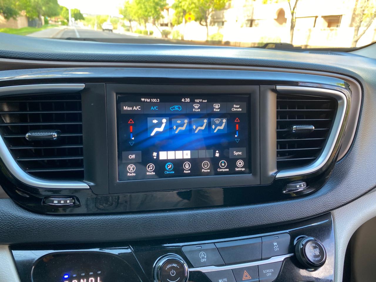 Chrysler Voyager L FWD 2021
