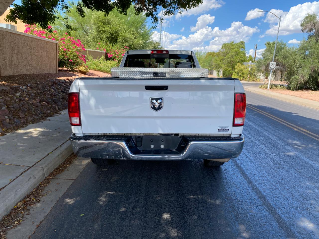 RAM 1500 Tradesman 4x2 Regular Cab 8' Box 2017