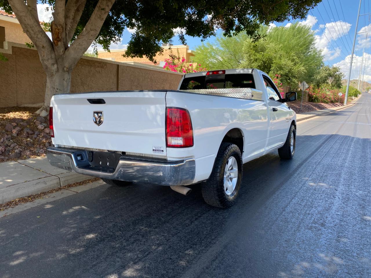 RAM 1500 Tradesman 4x2 Regular Cab 8' Box 2017