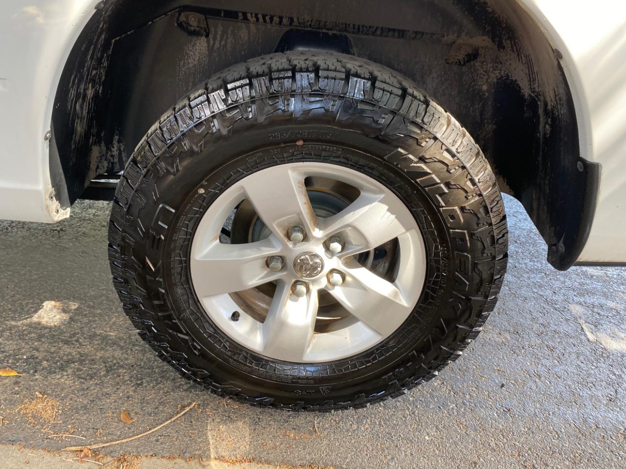 RAM 1500 Tradesman 4x2 Regular Cab 8' Box 2017
