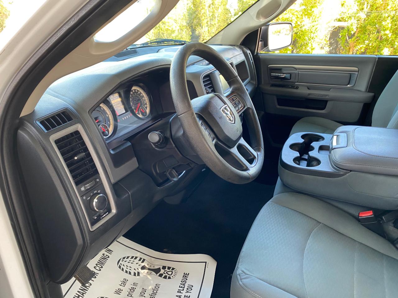 RAM 1500 Tradesman 4x2 Regular Cab 8' Box 2017