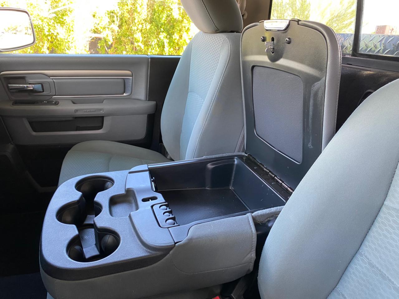 RAM 1500 Tradesman 4x2 Regular Cab 8' Box 2017