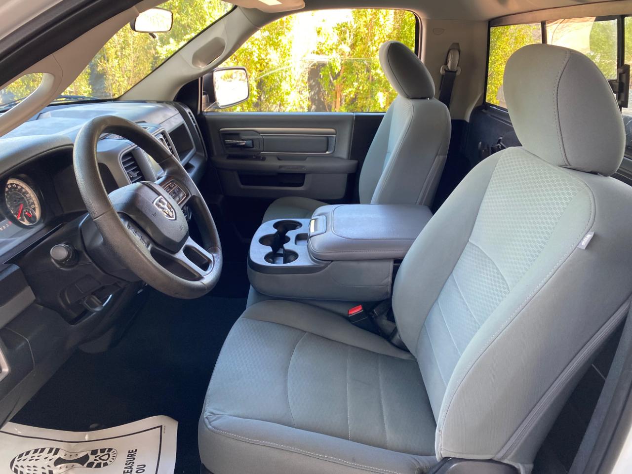 RAM 1500 Tradesman 4x2 Regular Cab 8' Box 2017