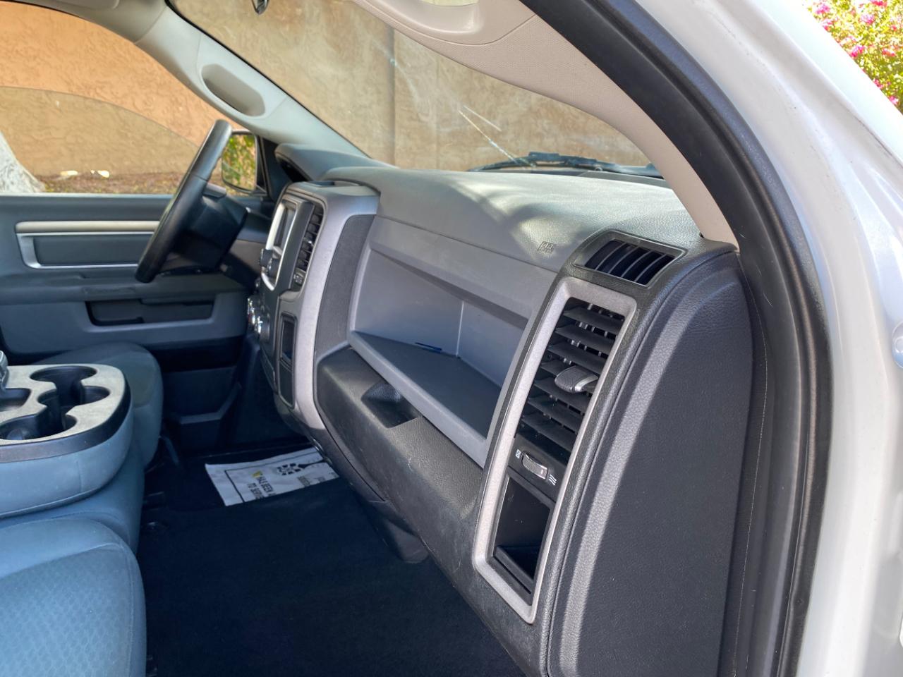 RAM 1500 Tradesman 4x2 Regular Cab 8' Box 2017