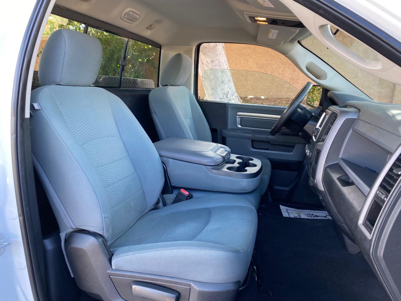 RAM 1500 Tradesman 4x2 Regular Cab 8' Box 2017