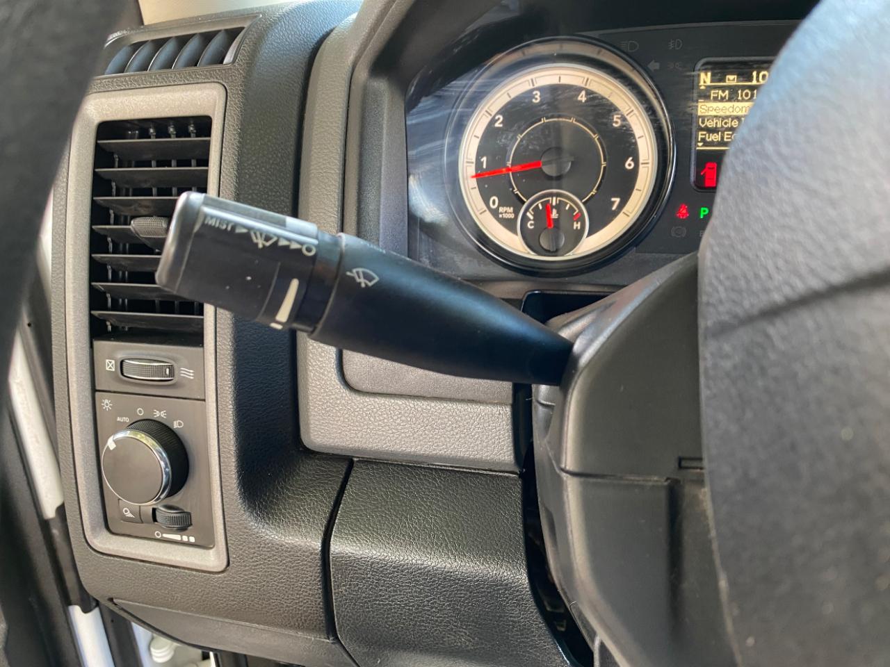 RAM 1500 Tradesman 4x2 Regular Cab 8' Box 2017