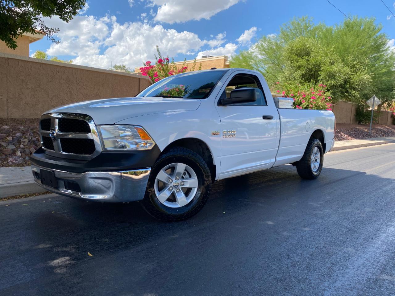 RAM 1500 Tradesman 4x2 Regular Cab 8' Box 2017