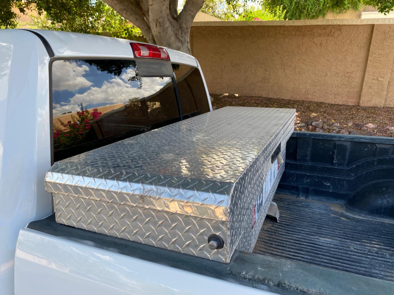 RAM 1500 Tradesman 4x2 Regular Cab 8' Box 2017