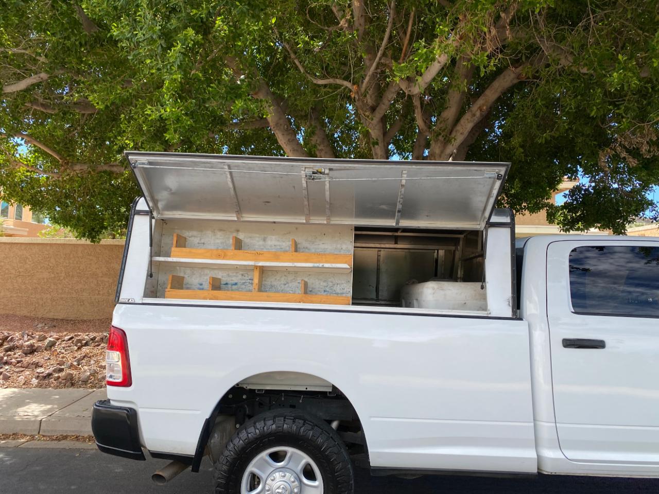 RAM 2500 Tradesman 4x4 Crew Cab 8' Box 2022