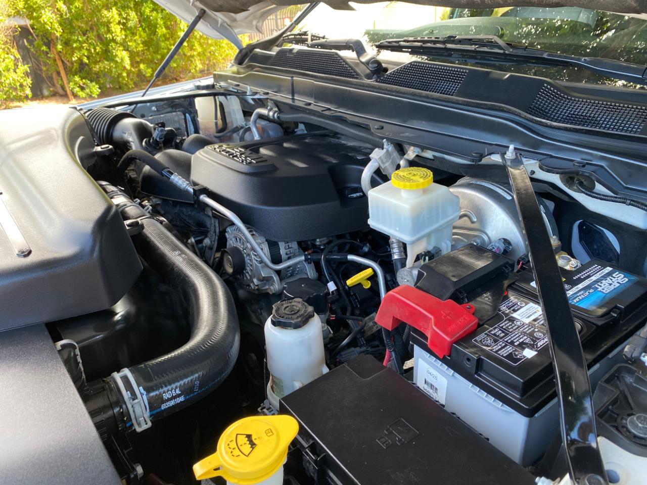 RAM 2500 Tradesman 4x4 Crew Cab 8' Box 2022