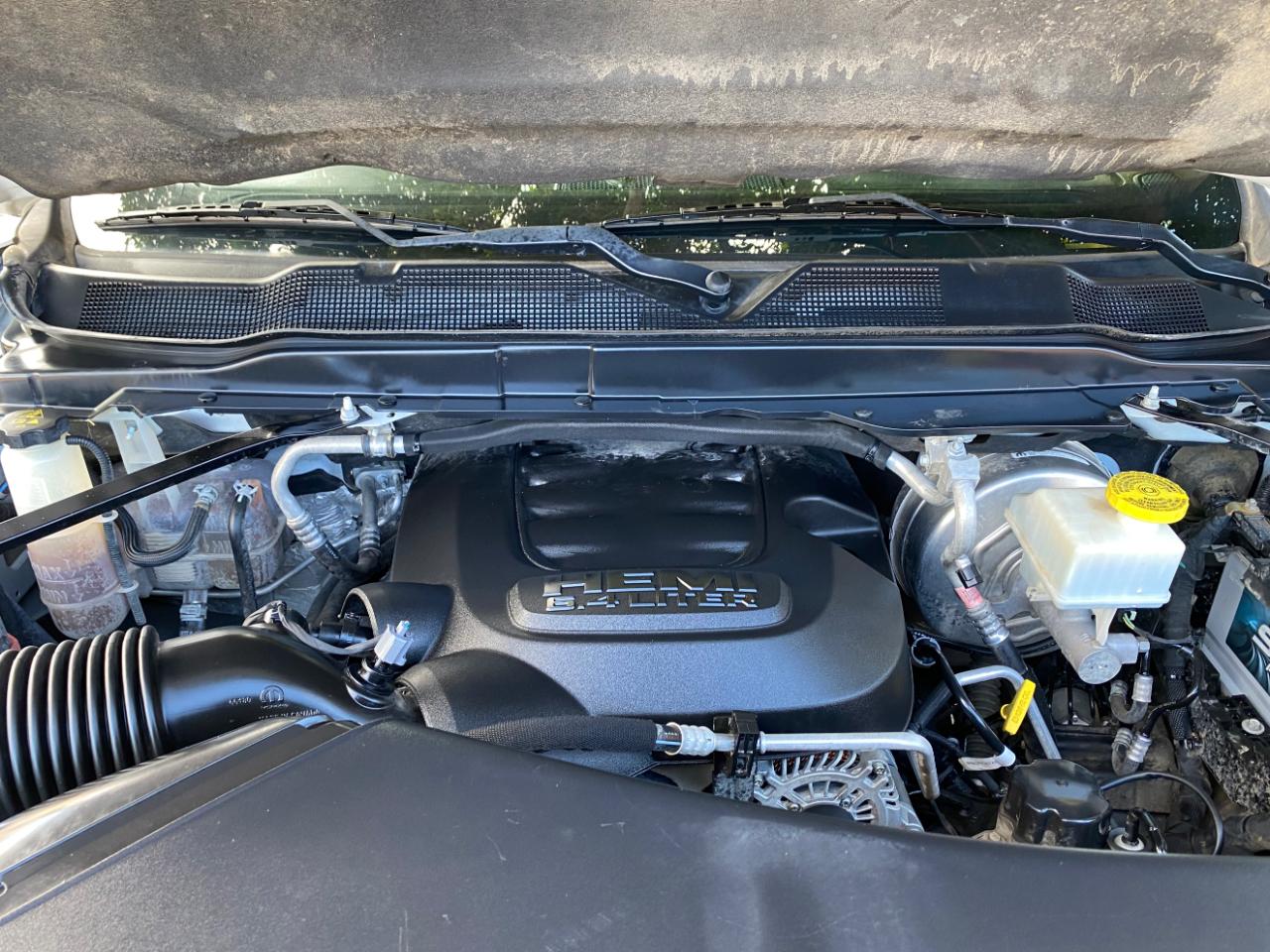 RAM 2500 Tradesman 4x4 Crew Cab 8' Box 2022