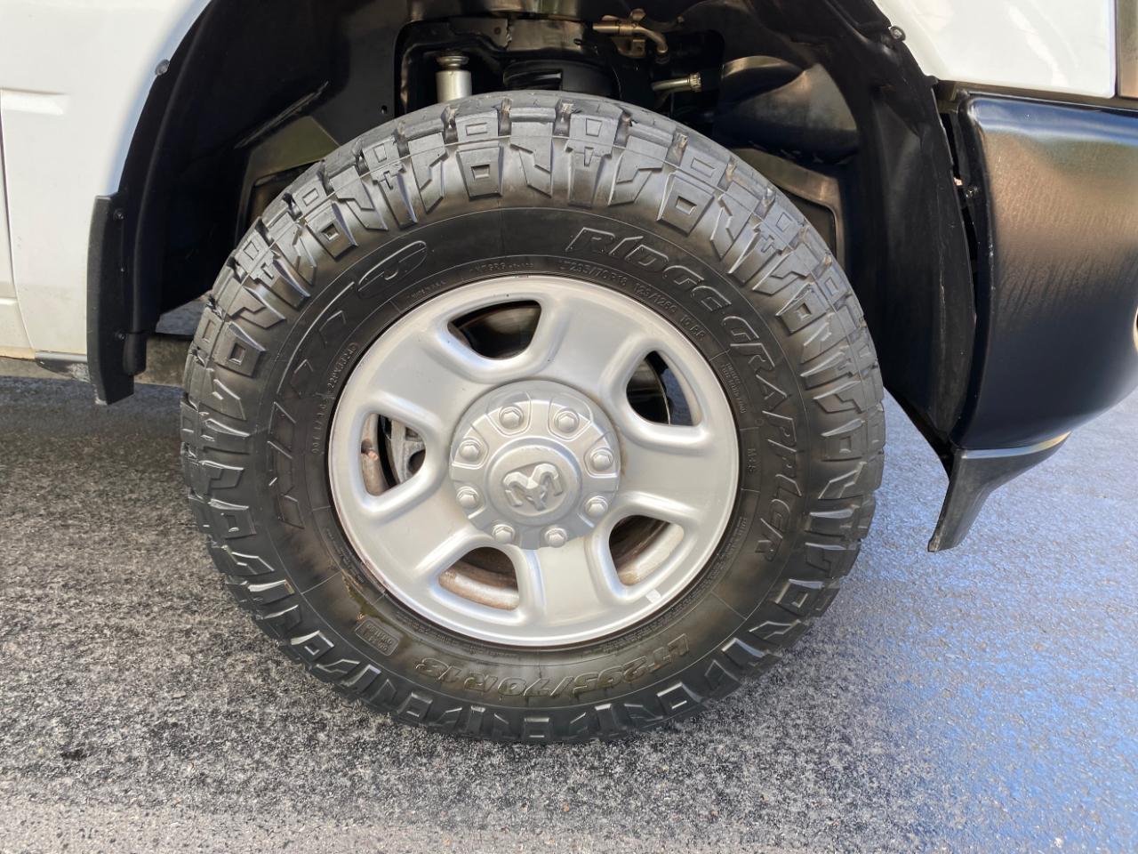 RAM 2500 Tradesman 4x4 Crew Cab 8' Box 2022