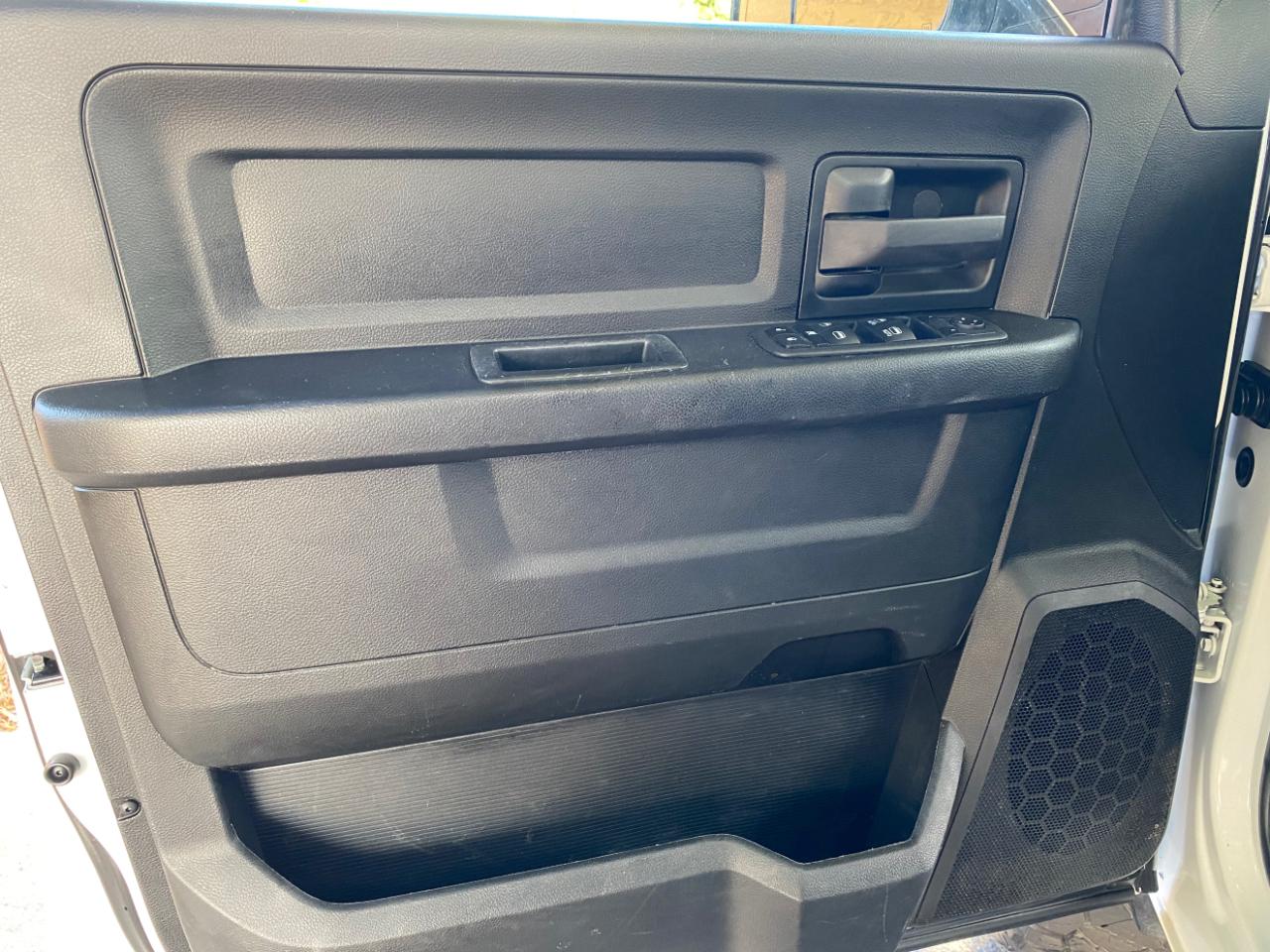 RAM 2500 Tradesman 4x4 Crew Cab 8' Box 2022