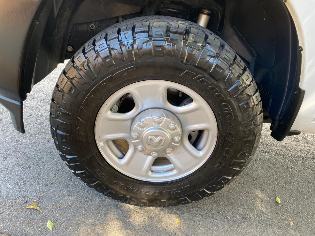 RAM 2500 Tradesman 4x4 Crew Cab 8' Box 2022