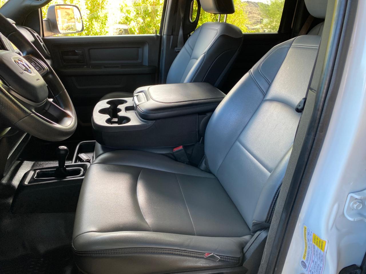RAM 2500 Tradesman 4x4 Crew Cab 8' Box 2022
