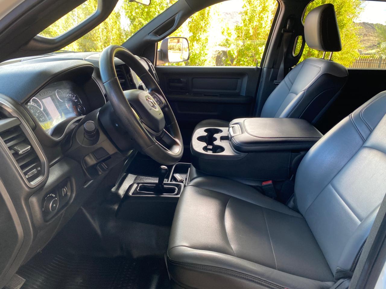 RAM 2500 Tradesman 4x4 Crew Cab 8' Box 2022