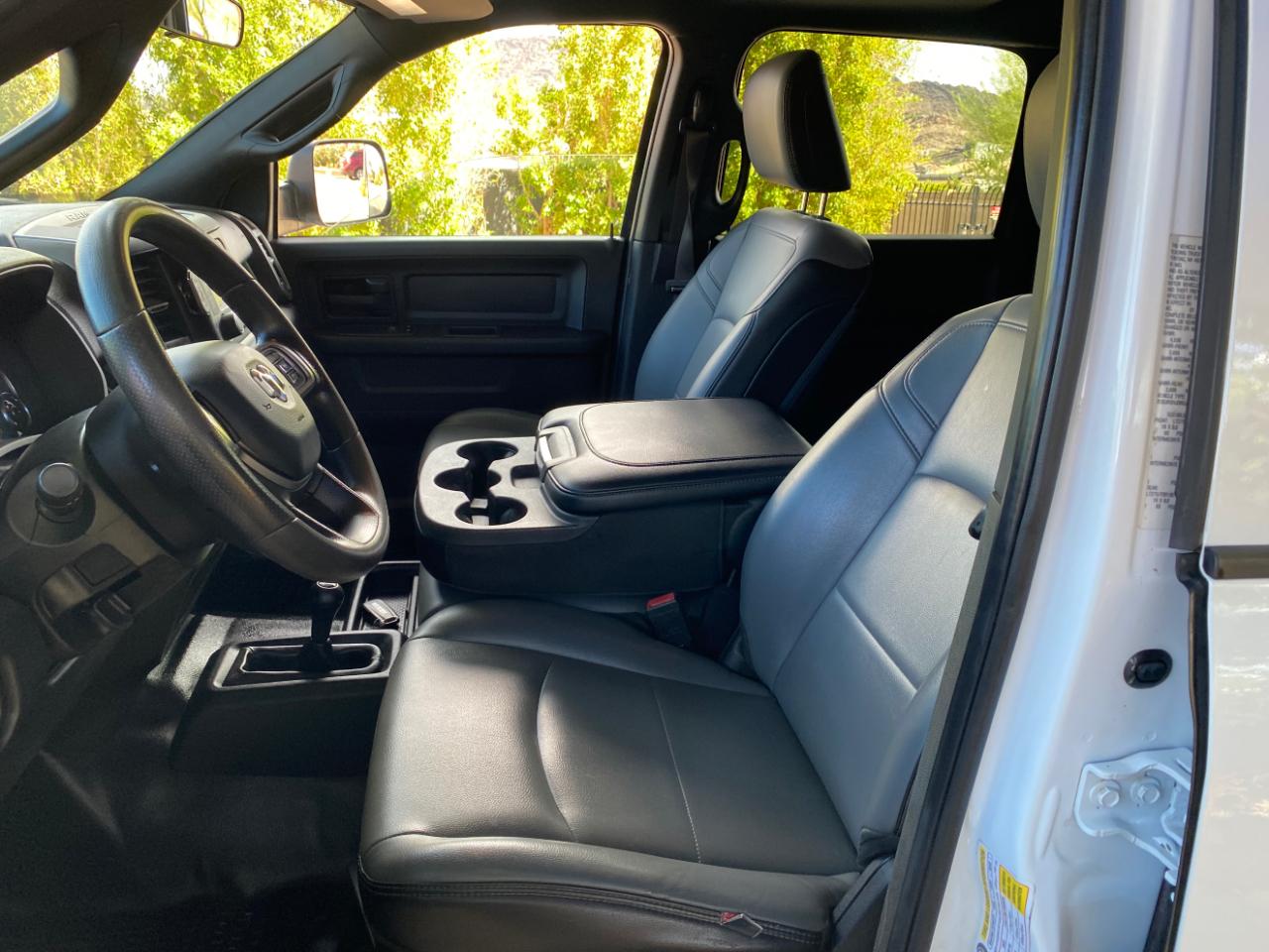 RAM 2500 Tradesman 4x4 Crew Cab 8' Box 2022