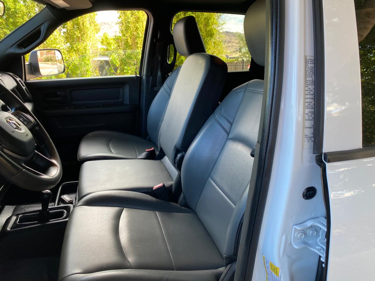 RAM 2500 Tradesman 4x4 Crew Cab 8' Box 2022