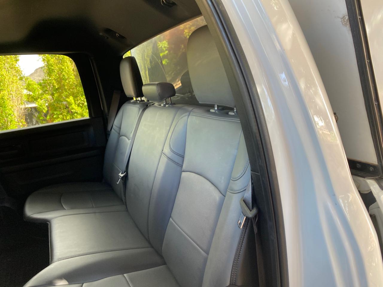 RAM 2500 Tradesman 4x4 Crew Cab 8' Box 2022