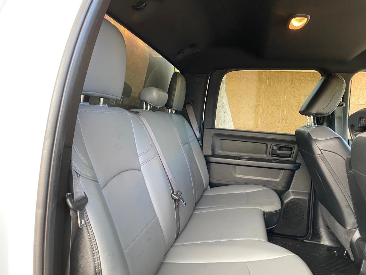 RAM 2500 Tradesman 4x4 Crew Cab 8' Box 2022