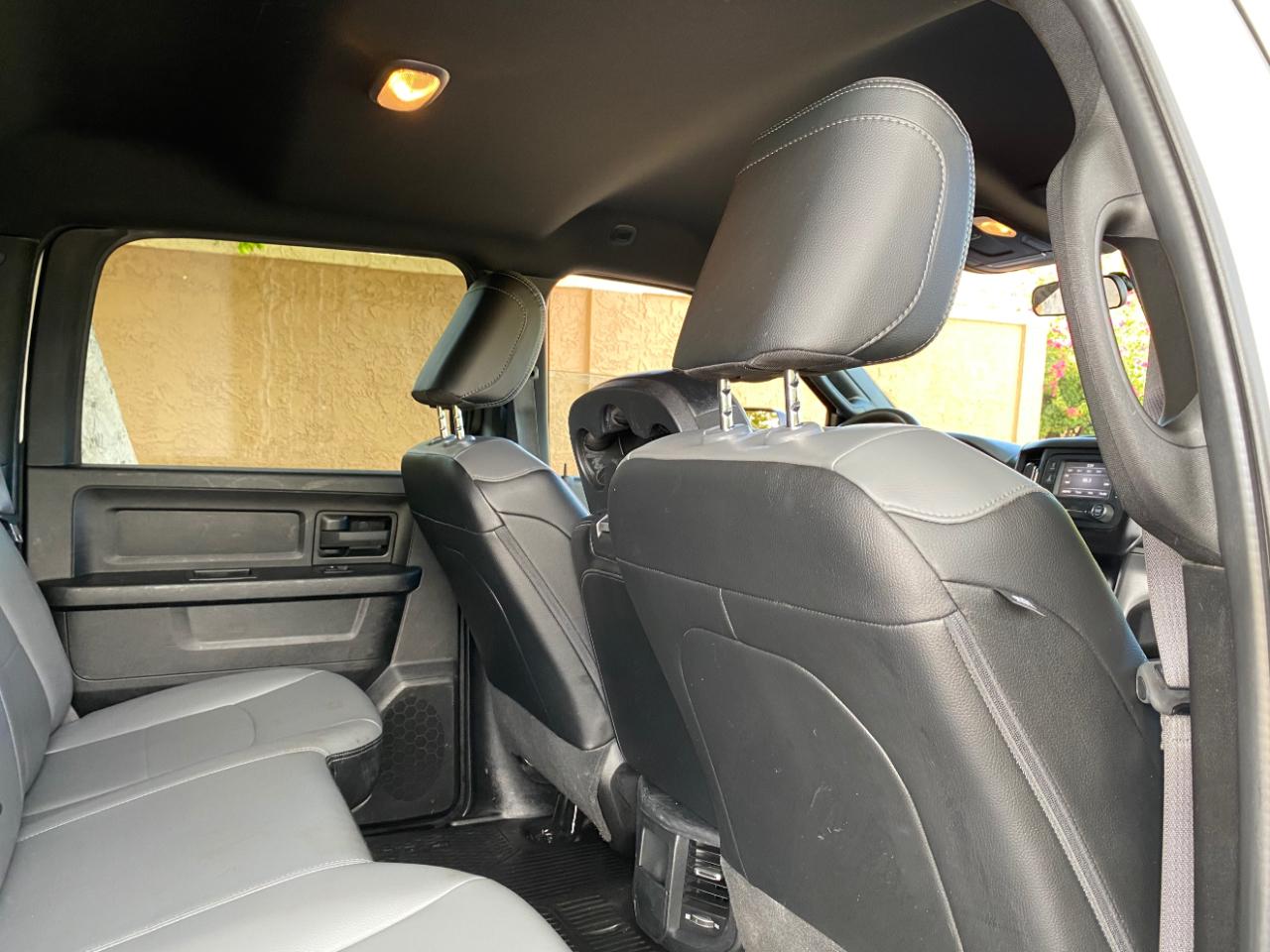 RAM 2500 Tradesman 4x4 Crew Cab 8' Box 2022