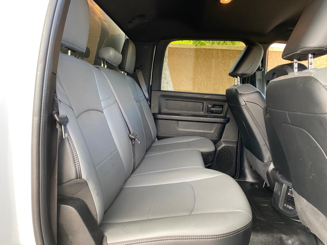 RAM 2500 Tradesman 4x4 Crew Cab 8' Box 2022