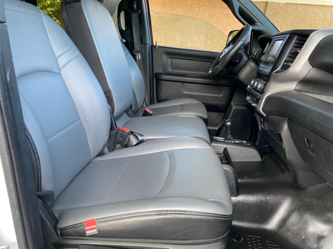 RAM 2500 Tradesman 4x4 Crew Cab 8' Box 2022