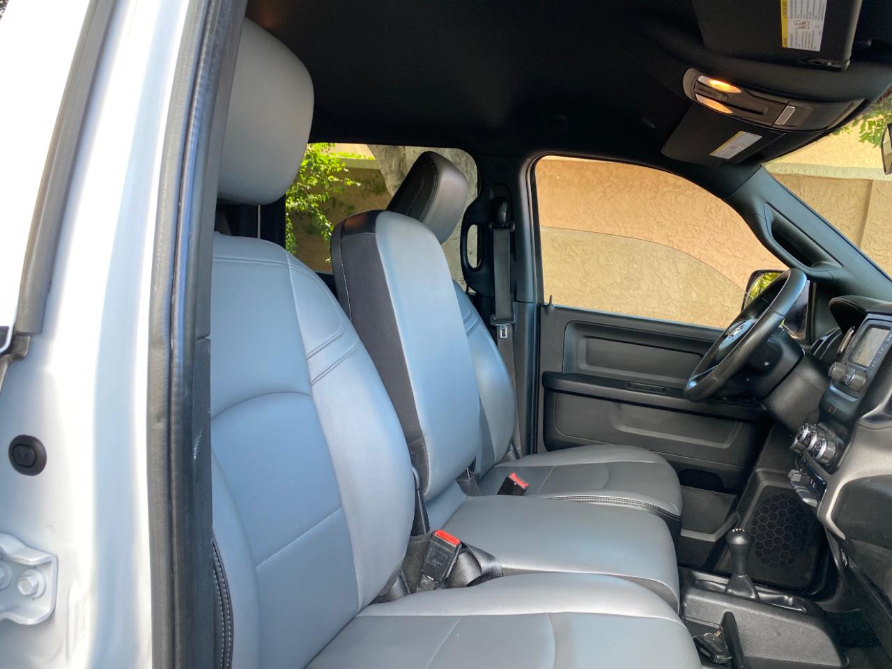 RAM 2500 Tradesman 4x4 Crew Cab 8' Box 2022