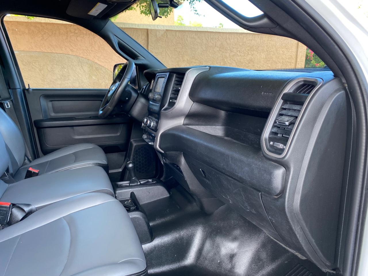 RAM 2500 Tradesman 4x4 Crew Cab 8' Box 2022