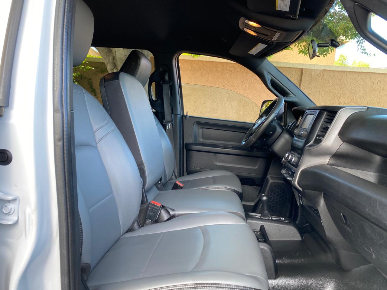 RAM 2500 Tradesman 4x4 Crew Cab 8' Box 2022
