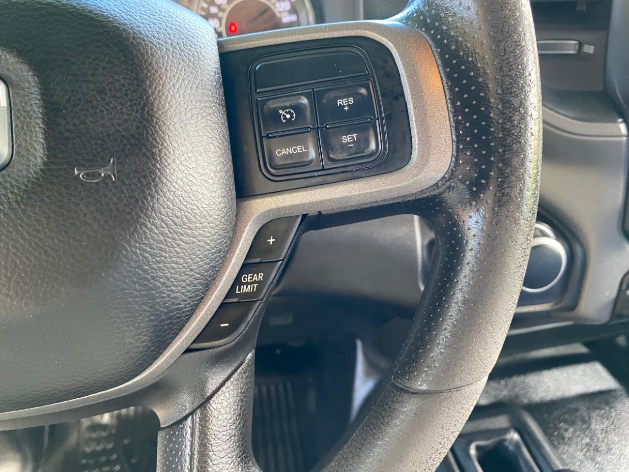 RAM 2500 Tradesman 4x4 Crew Cab 8' Box 2022