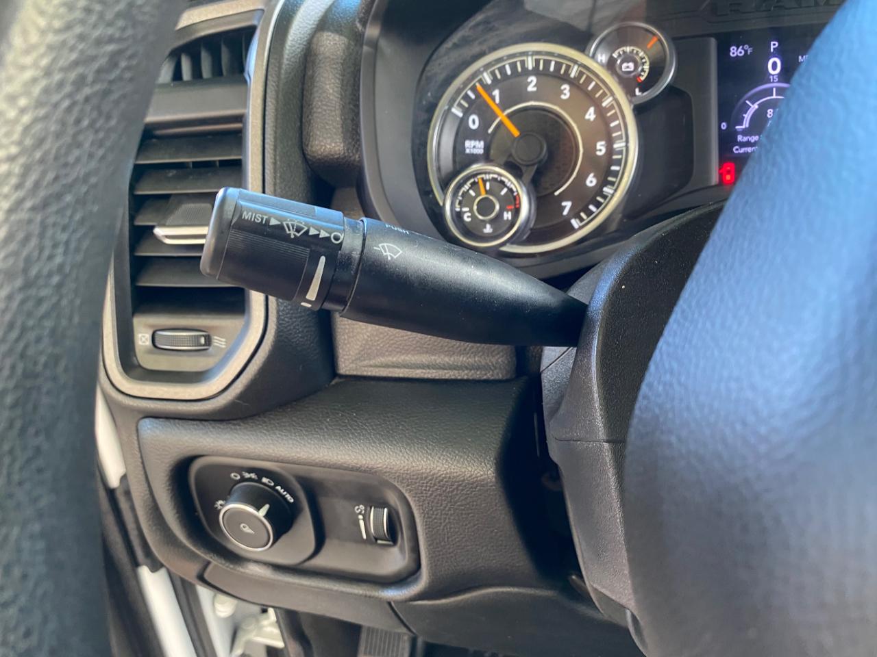 RAM 2500 Tradesman 4x4 Crew Cab 8' Box 2022