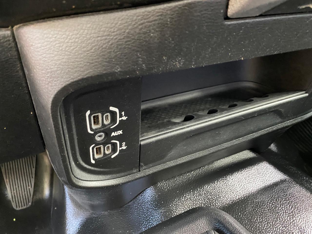 RAM 2500 Tradesman 4x4 Crew Cab 8' Box 2022