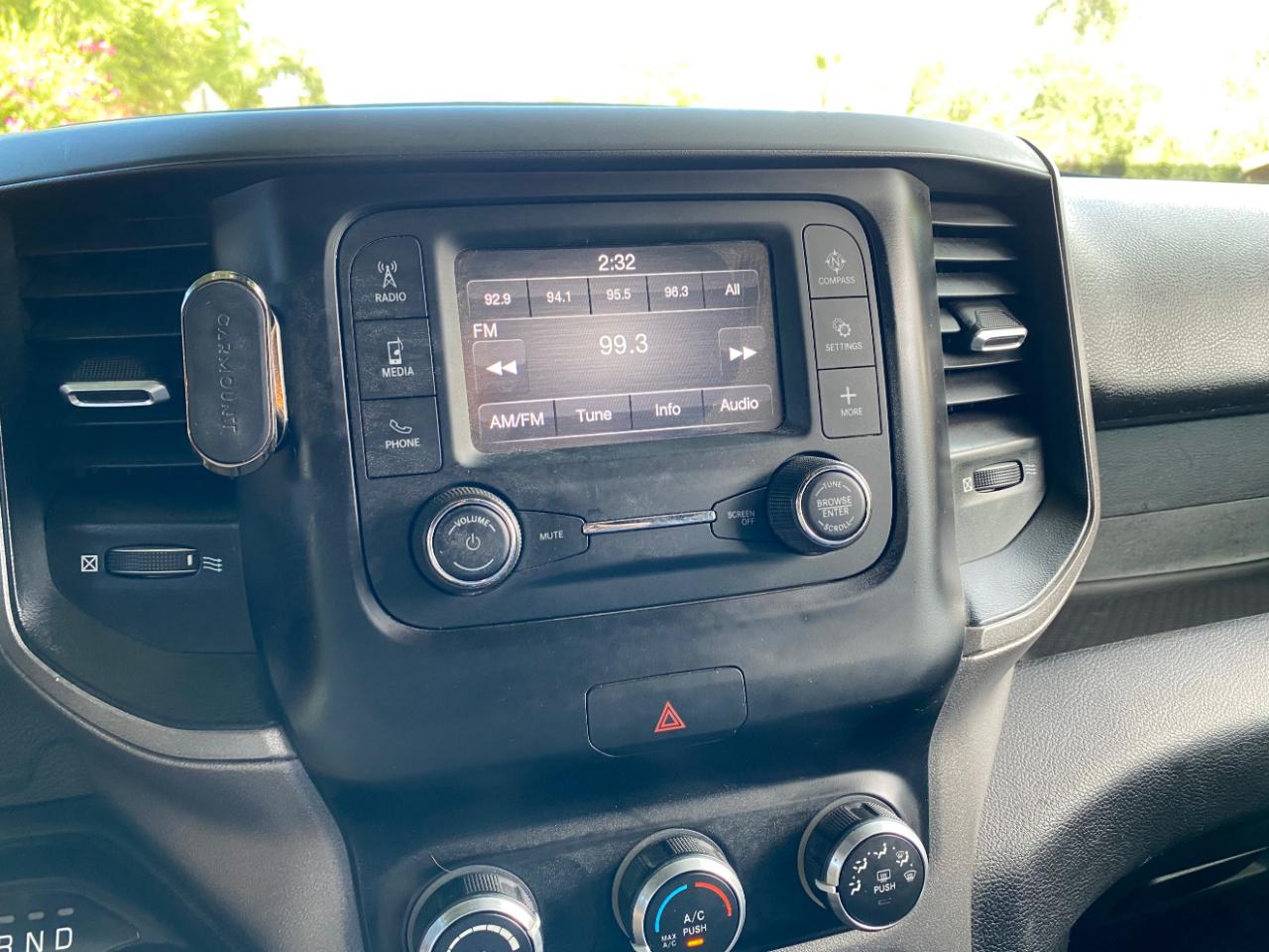 RAM 2500 Tradesman 4x4 Crew Cab 8' Box 2022