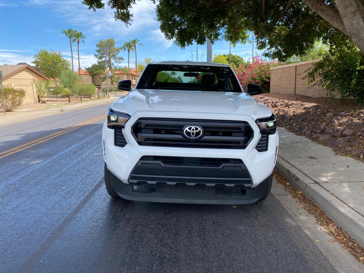 Toyota Tacoma 2WD SR XtraCab 6' Bed AT (Natl) 2026