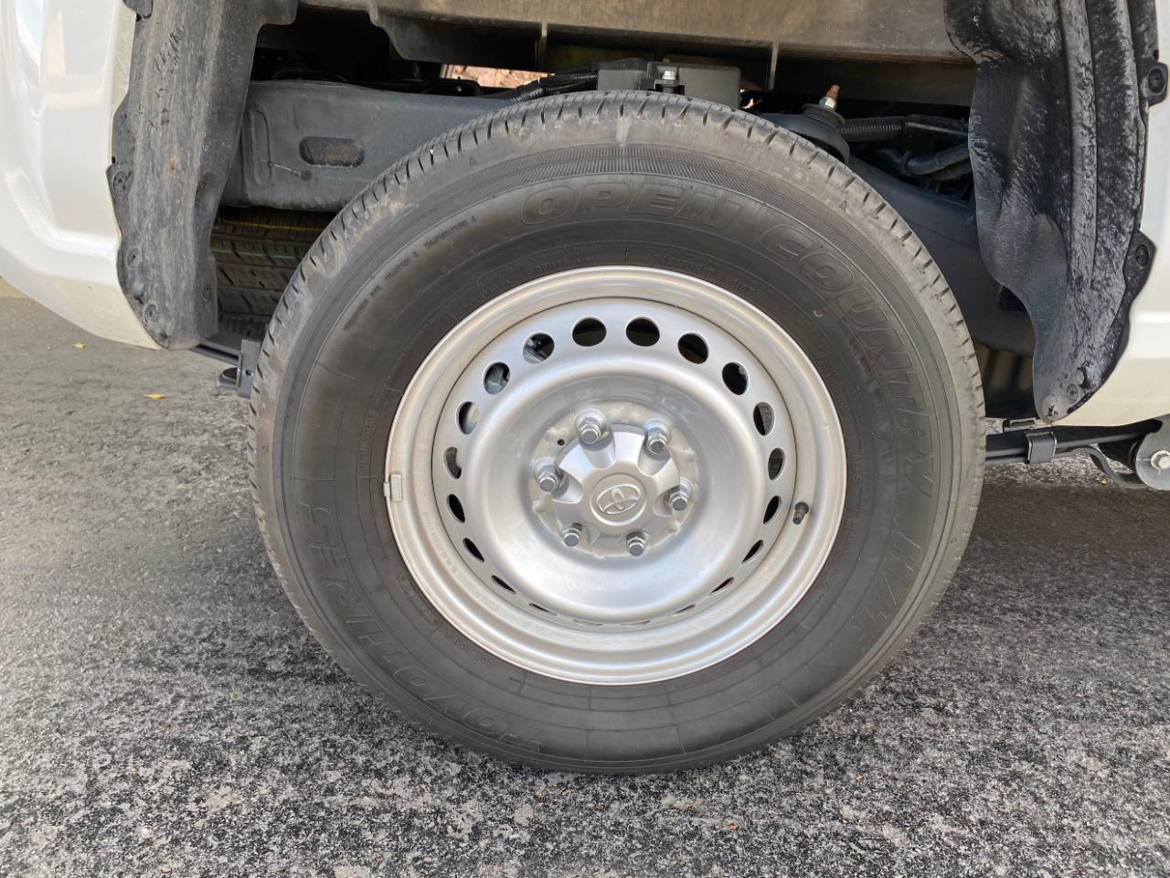 Toyota Tacoma 2WD SR XtraCab 6' Bed AT (Natl) 2026