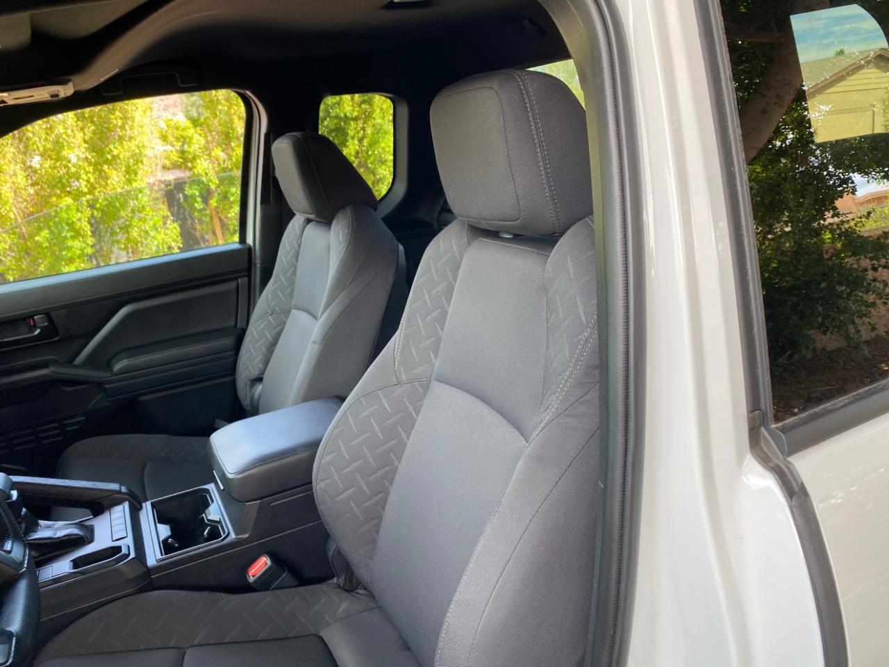 Toyota Tacoma 2WD SR XtraCab 6' Bed AT (Natl) 2026